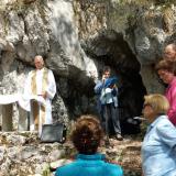 ... una messa alla grotta della Madonna dell´Agnelezza ...